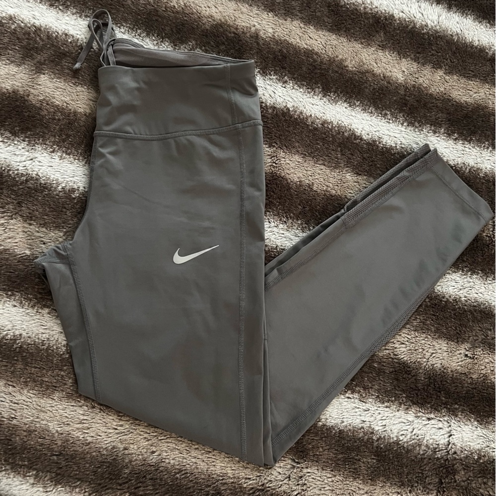 Nike leggings ✔️